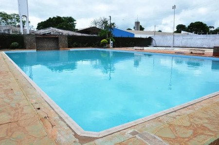 Homem Ã© preso por importunaÃ§Ã£o sexual contra mulher em clube de lazer, em SalmourÃ£o
