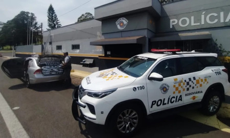 Homem Ã© preso em flagrante por transportar 15 mil maÃ§os de cigarros de origem estrangeira