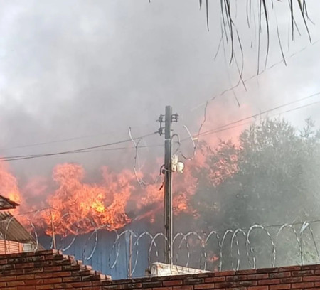 Rapaz acaba preso em flagrante apÃ³s incendiar a residÃªncia da prÃ³pria famÃ­lia no Jardim Primavera, em Dracena