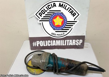 Polícia Militar de Iacri recupera máquina furtada em construtora