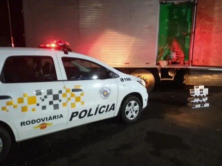 Homem é preso transportando 400 mil maços de cigarro contrabandeados em Tarumã