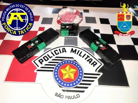 Homem é preso com três tijolos de maconha e porções de cocaína em Lucélia