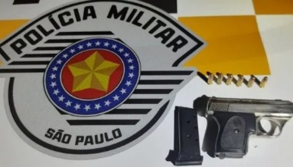 Fiscaliza��o apreende pistola municiada de fabrica��o tcheca durante abordagem a carro na Rodovia da Integra��o