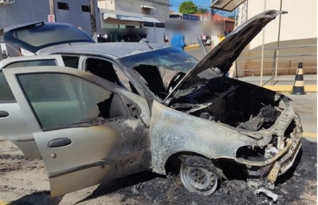 Incêndio danifica veículo que estava estacionado em Tupã