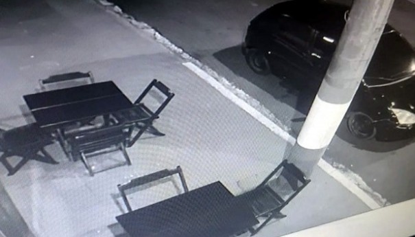 Indiv�duos roubam casa de suco em Fl�rida Paulista