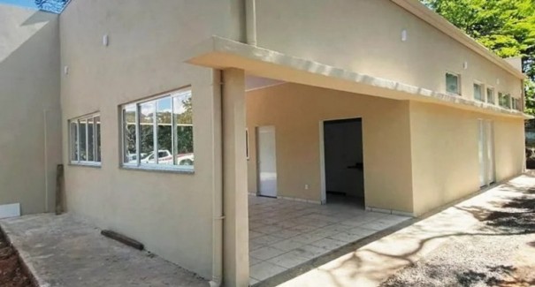 Conclu�da a constru��o de lanchonete e sanit�rios no Salto Botelho em Luc�lia