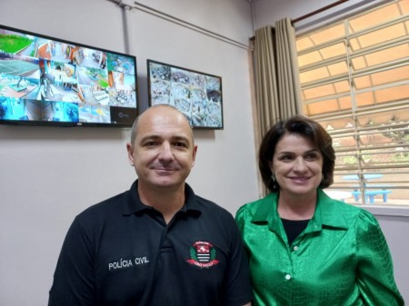 Escola Maria Aparecida Lopes de Osvaldo Cruz recebe o equipamento piloto do projeto 'Botão do Pânico'