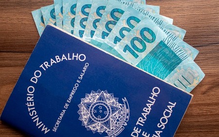 Governo prevê salário mínimo de R$ 1.389 em 2024, sem ganho real