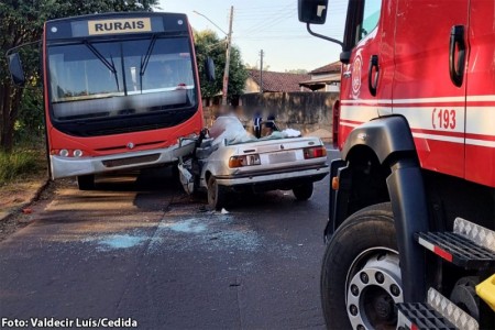 Homem de 63 anos sofre ferimentos em acidente no Jardim Vale do Sol em Bastos