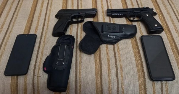 Opera��o Apple apreende simulacros de arma de fogo e celulares em Junqueir�polis