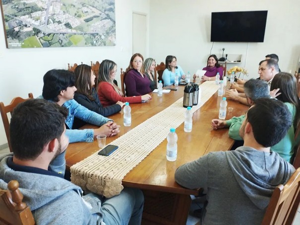 Junqueir�polis: Prefeitura inicia preparativos para as festividades de Natal