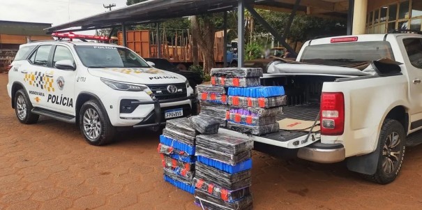 Pol�cia apreende mais de 350 tijolos de maconha com suspeitos que viajavam em carros diferentes em rodovia de Tarum�