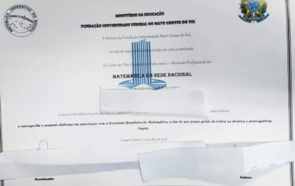 Pol�cia indicia professor que ministrou aulas de matem�tica em escolas com diplomas falsos por quase 10 anos