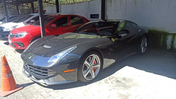 Moradores relatam prejuízo de até R$ 400 mil com empresas de carros de luxo investigadas por fraude