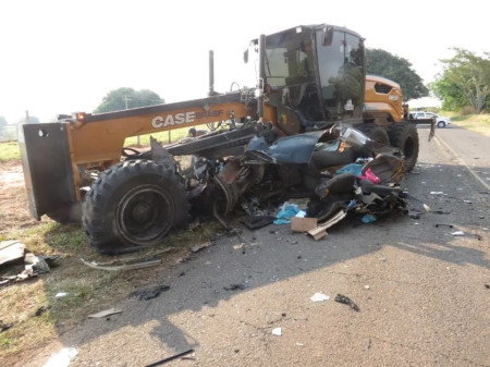 Batida entre carro e mÃ¡quina motoniveladora mata motorista em estrada vicinal em Dracena
