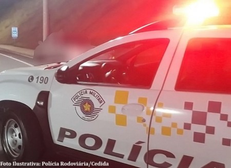Polícia rodoviária captura indivíduo procurado pela justiça, na SP-270