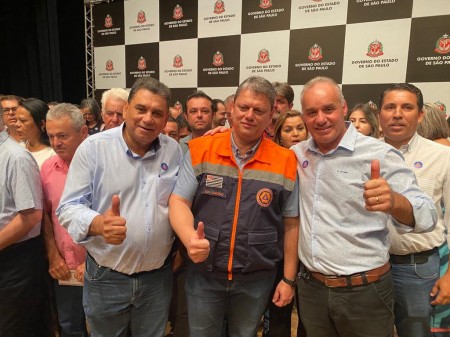 Prefeito de Sagres participa de encontro com o Governador Tarcísio de Freitas