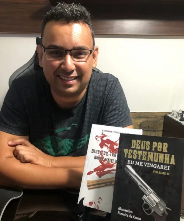 Escritor de Osvaldo Cruz lan�a nesta quinta-feira 'Deus Por Testemunha - Eu Me Vingarei', seu segundo livro de fic��o