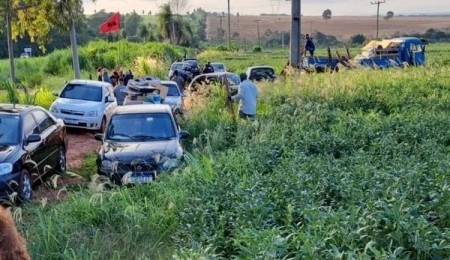 Integrantes da Frente Nacional de Luta Campo e Cidade ocupam fazendas do Oeste Paulista durante Carnaval Vermelho