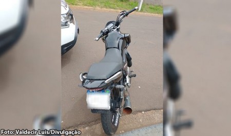Polícia militar apreende moto por várias irregularidades em Iacri