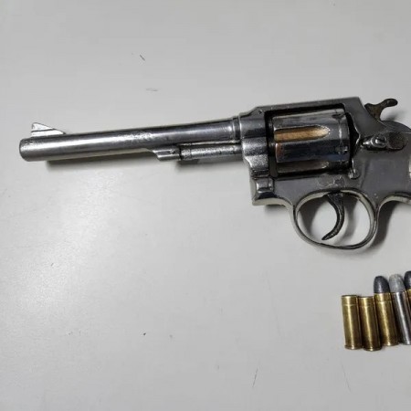 Após discutir em bar e efetuar dois disparos para cima, homem é preso por posse ilegal de arma na Vila Líder em Presidente Prudente