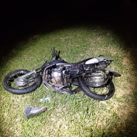 Moradora de Sagres morre depois de condutor embriagado colidir carro na traseira de sua moto na SP-294, em Osvaldo Cruz