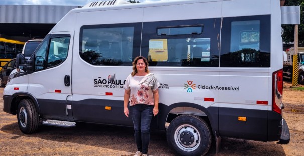 Prefeitura de Salmour�o recebe ve�culo adaptado atrav�s do Programa Cidade Acess�vel