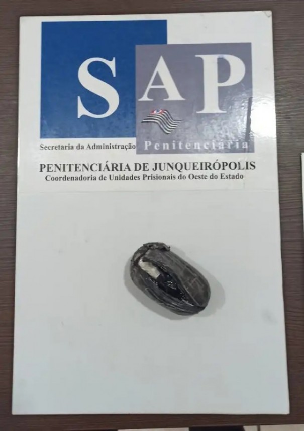 Maconha e celular s�o apreendidos com visitantes na Penitenci�ria de Junqueir�polis