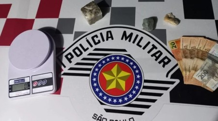Polícia Militar prende homem por tráfico de drogas em Pauliceia