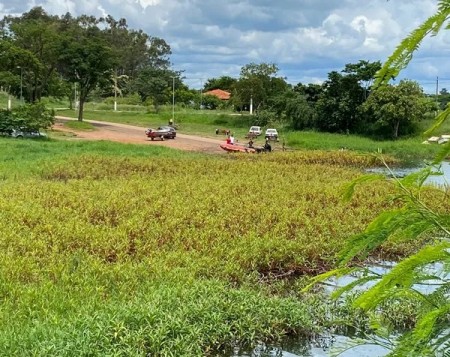 Bombeiros encontram corpo de homem que desapareceu em rio após barco afundar no interior de SP