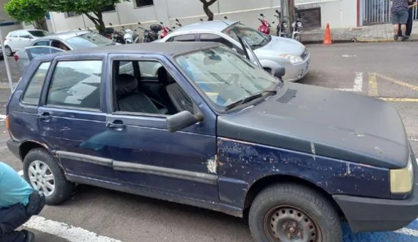 Trs moradores de rua so presos em flagrante por furtar um carro, em Presidente Prudente