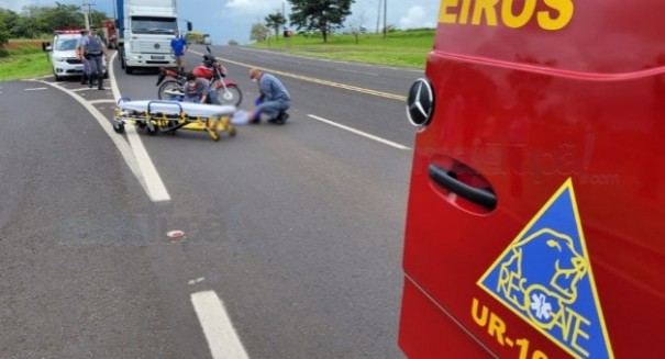 Motociclista fica ferido em acidente no trevo principal de Tup�