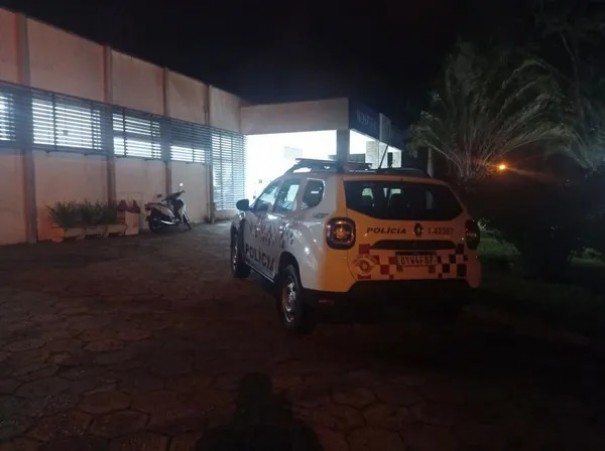 Em briga com a ex-mulher e parentes dela por causa de m�quina de serra, homem leva tiro na cabe�a em Teodoro Sampaio