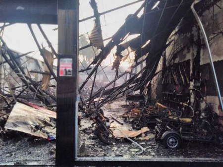 Incêndio destrói loja de motos no Centro, em Dracena