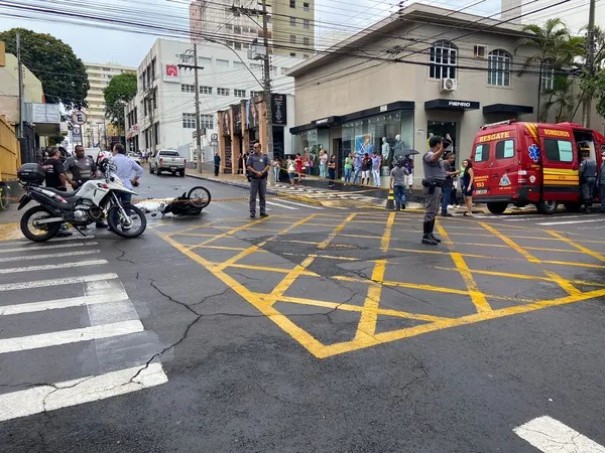 Motociclista morre ap�s colis�o contra caminhonete no Centro, em Presidente Prudente;
