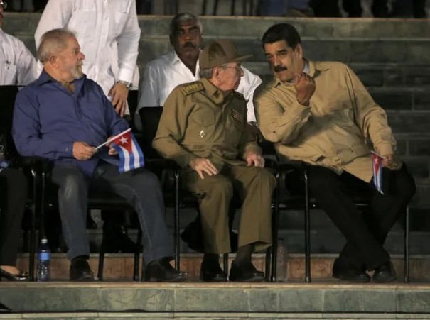 Lula se rene com Maduro nesta segunda durante viagem  Argentina