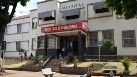 Homem é preso por imobilizar esposa para que vizinho a estuprasse na virada do ano