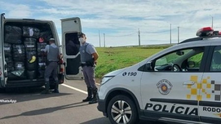 Polícia Rodoviária apreende quase R$ 150 mil em mercadorias falsificadas em Marília