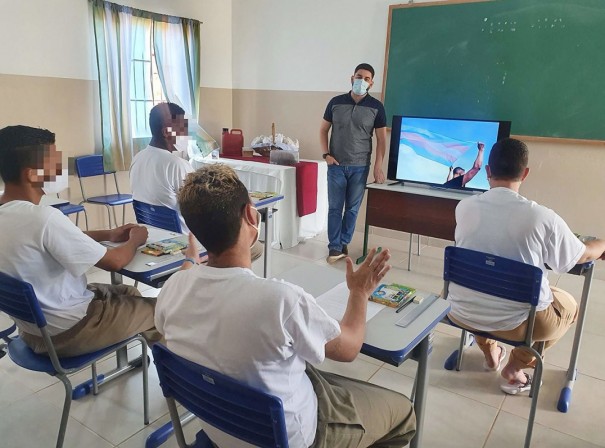 Homens transexuais participam de ao na PF de Tupi Paulista