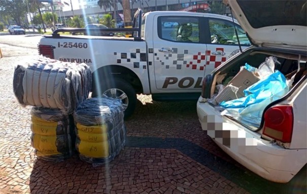 Motorista � preso em Tupi Paulista com 180kg de roupas, 1.400 �culos e 600 cigarros eletr�nicos do Paraguai sem notas fiscais