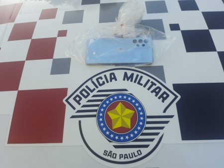 Polícia Militar apreende droga e celular em Osvaldo Cruz