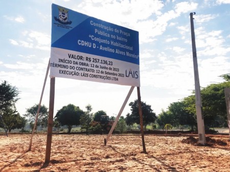 Flora Rica: Iniciada construção da praça pública no conjunto habitacional Avelino Alves Moreira