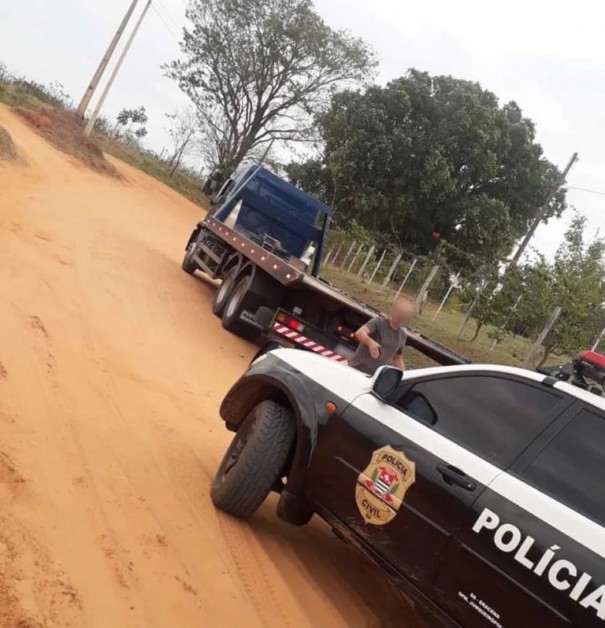 Homem finge ser policial para entrar em resid�ncia e estupra menina de 12 anos depois de amea�ar av�s da v�tima