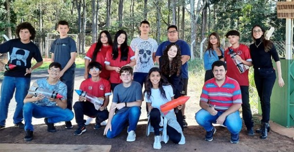 Cinco alunos da ETEC de Tup so selecionados para a Jornada Brasileira de Foguetes no Rio de Janeiro