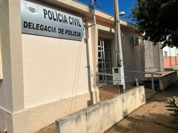 Homem esfaqueia amigo que o abrigou em casa e acaba preso por tentativa de homic�dio, em Irapuru