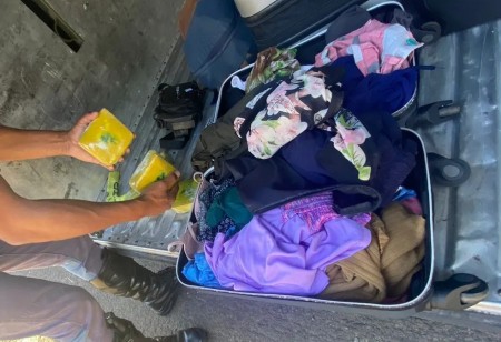 Casal de bolivianos é preso com cocaína escondida em mala de viagem na Rodovia Raposo Tavares