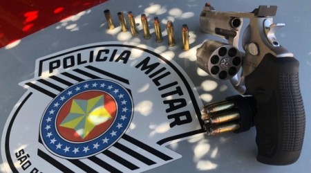 Durante discussão entre dois idosos, um atinge o outro com disparos de arma de fogo, em Adamantina