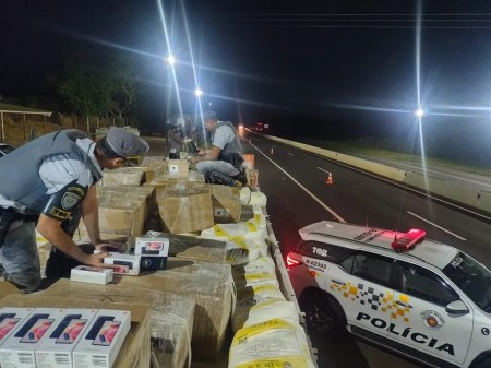 Homem é preso com 200 mil maços de cigarro em carga de abóbora na Rodovia Orlando Quagliato