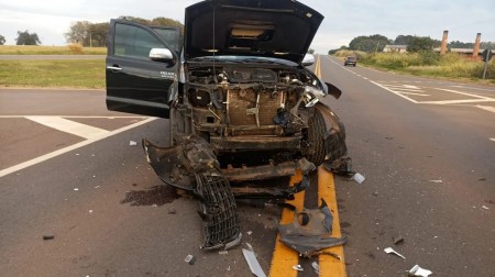 Motorista desobedece sinalização de trânsito, se envolve em acidente e acaba preso por embriaguez ao volante, em Santa Mercedes