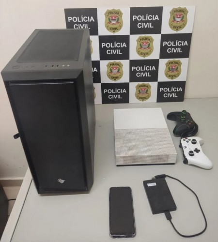 Polícia prende suspeito de armazenar pornografia infantil em Quintana